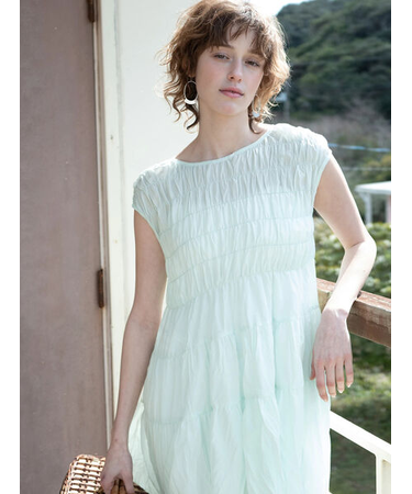 シャーリングティアードブラウス《2025summer catalog item》