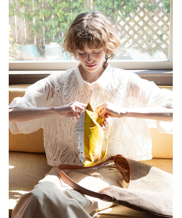 チュールレース切替シアーシャツ《2025summer catalog item》