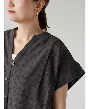 シフリー刺繍前開きブラウス