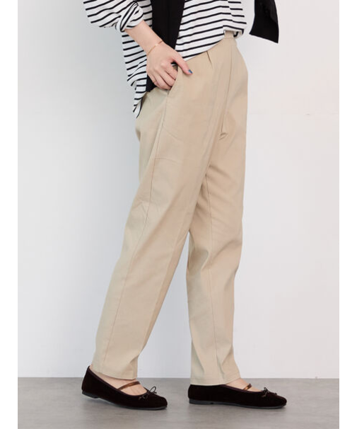 ストレッチテーパードパンツ