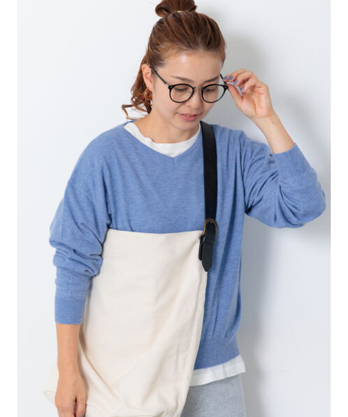 もちもちVネックニット