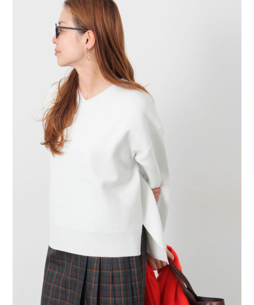 コットンタッチVネックニット