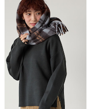 コットンタッチVネックニット