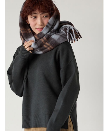 コットンタッチVネックニット