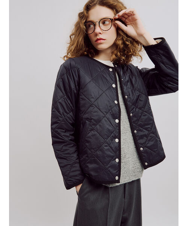 パッカブルノーカラーブルゾン