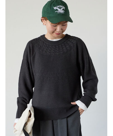 求心柄編みクルーネックニット