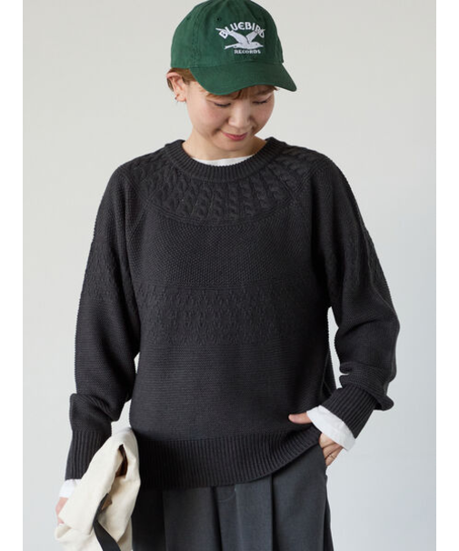 求心柄編みクルーネックニット