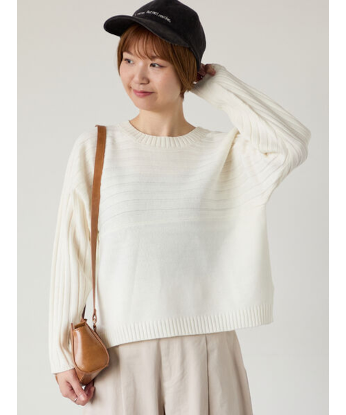 編地切替クルーネックニット