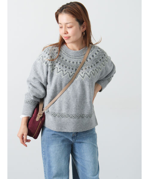 配色求心柄ニット