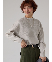 ピーチヤーン求心柄編みニット