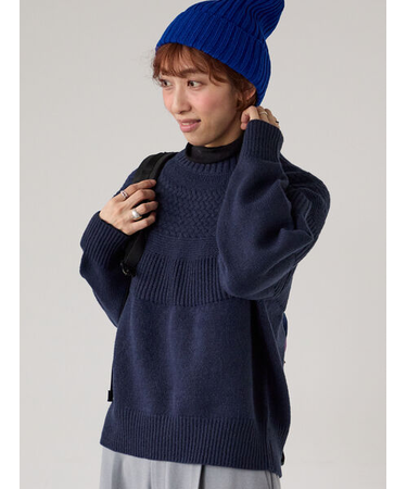 ピーチヤーン求心柄編みニット