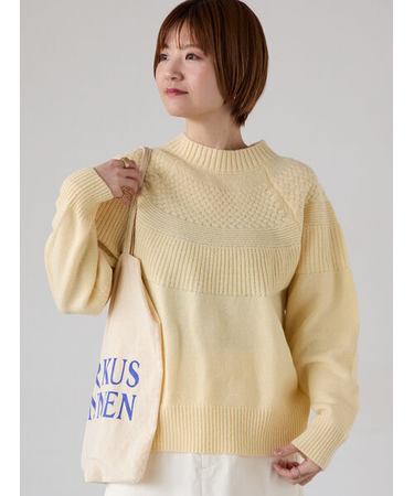 ピーチヤーン求心柄編みニット