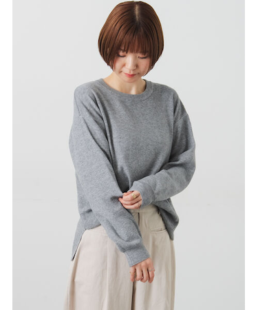 もちもちクルーネックニット