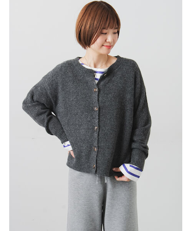 ウール混ふわふわクルーネックカーディガン