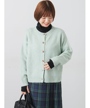 ウール混ふわふわクルーネックカーディガン