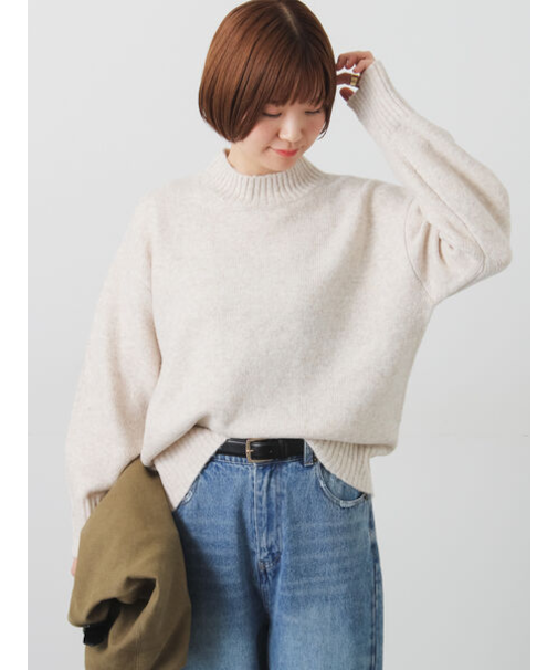 ウール混ふわふわハイネックニット