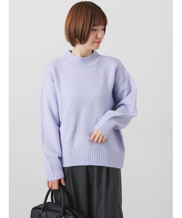 ウール混ふわふわハイネックニット