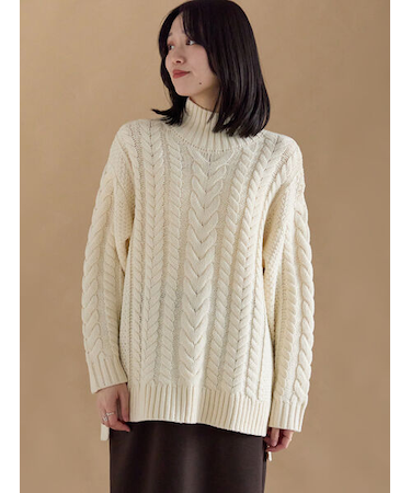 ハイネックケーブルニットプルオーバー