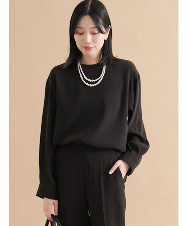 ノーカラーブラウス