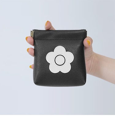 エナメルアイコンデイジーパッチ バネクチポーチ