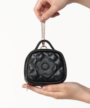 スクエアキルトデイジーパッチ ミニバッグチャームポーチ