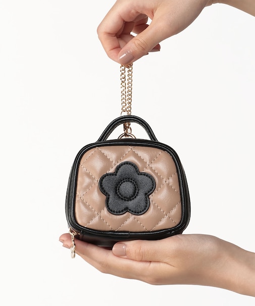 スクエアキルトデイジーパッチ ミニバッグチャームポーチ