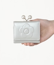 エンボスデイジーパール ガマ口ウォレット