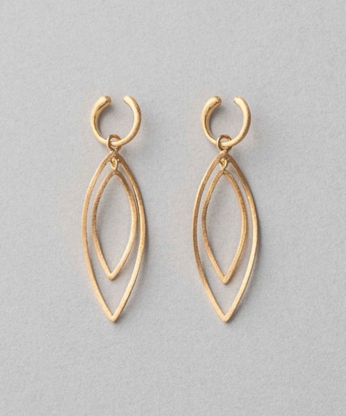 アーモンドシェイプ イヤリング