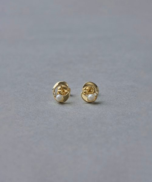 K18YG クレール トライアングルカット ピアス｜エテの通販｜&mall