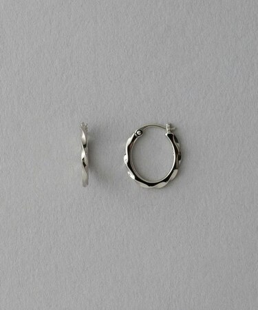 ツイスト フープピアス