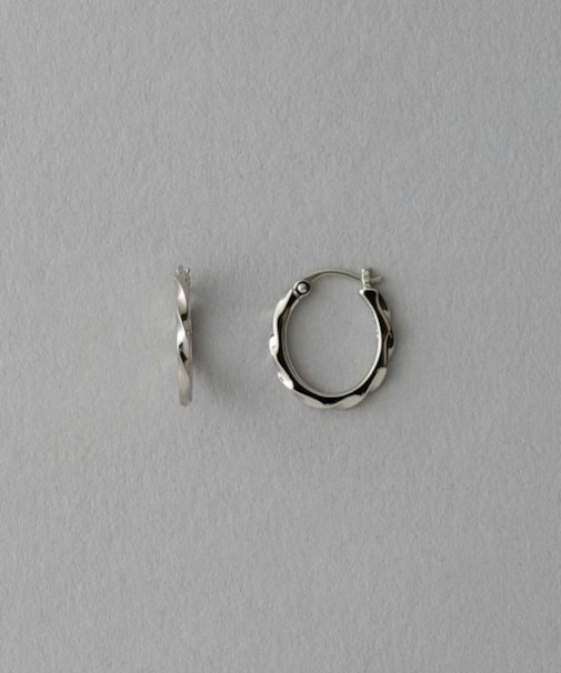 ツイスト フープピアス