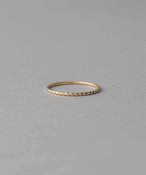 K18YG クレール トライアングルカット ピアス｜エテの通販｜&mall