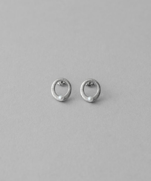 パール オーバル ピアス