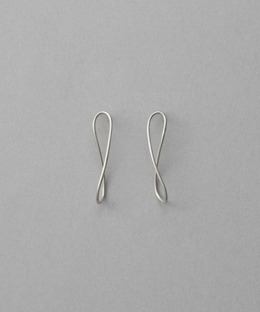 ループライン ピアス