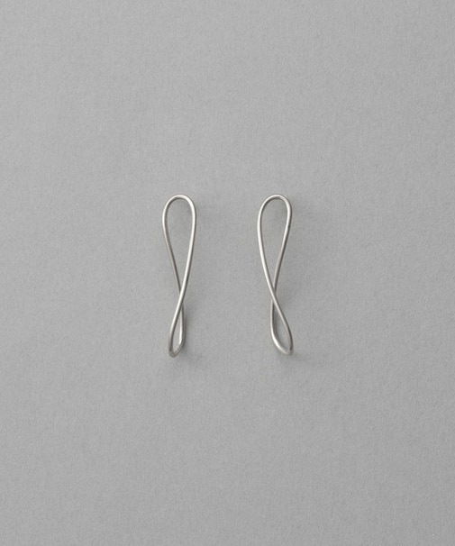 ループライン ピアス