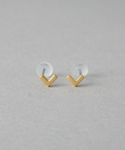 Vライン ピアス