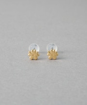 フラワー ピアス