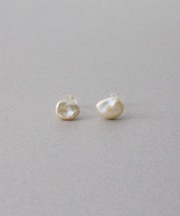 バロックパール ピアス M