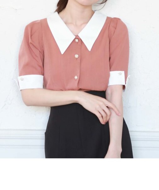 パールボタンレトロブラウス