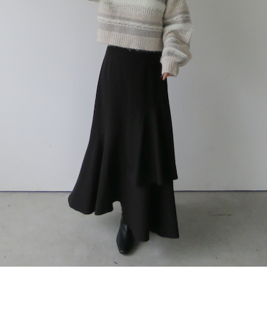 アシメラッフルティアードスカート／