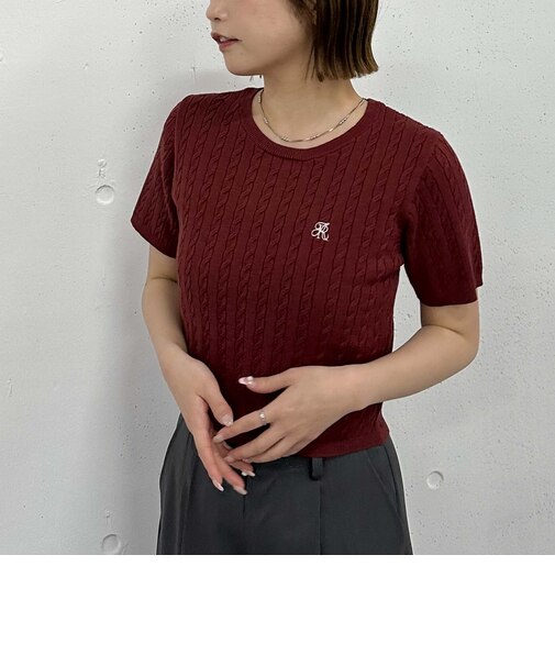 ハーフスリーブロゴ刺繍ケーブルニット