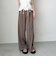 サイドカットアウトスラックス