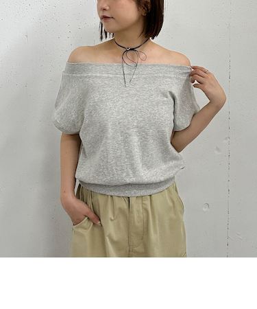 フレンチオフショルスウェット
