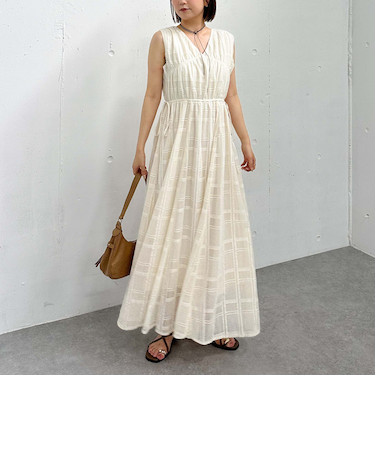 レースノースリワンピース