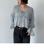楊柳シャーリングショートブラウス