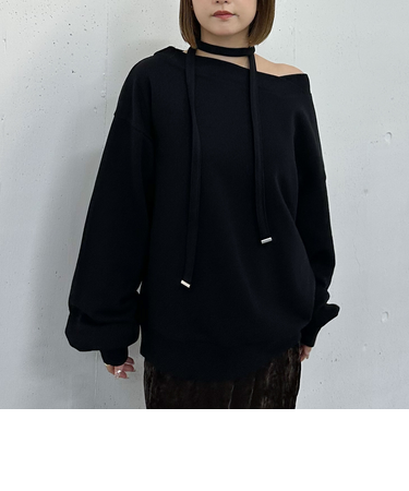 チョーカー付クロスオフショルスウェット