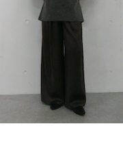 サテンタックパンツ