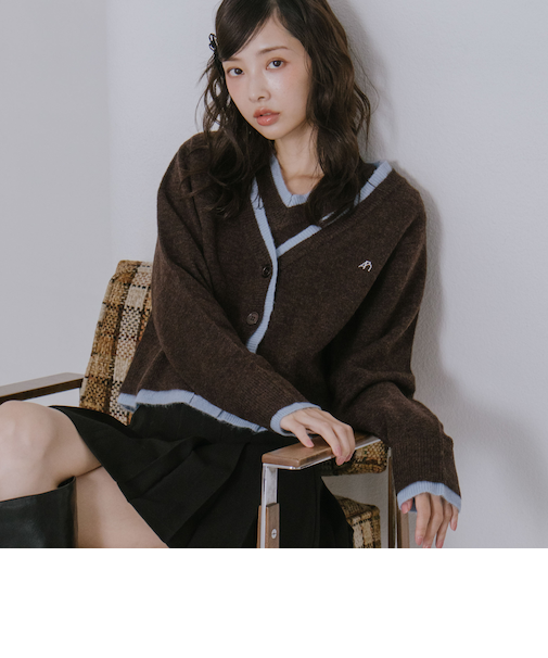 レイヤードニットカーデアンサンブル