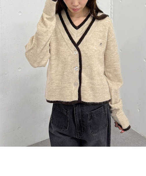 レイヤードニットカーデアンサンブル