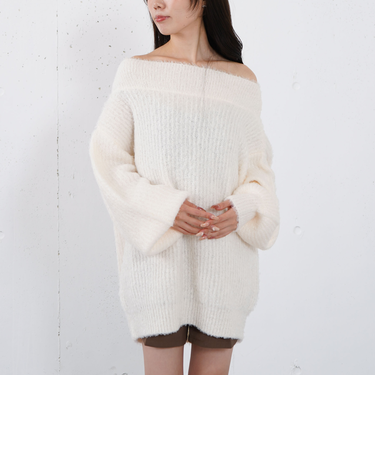 カールフェザーオフショルニットプルオーバー